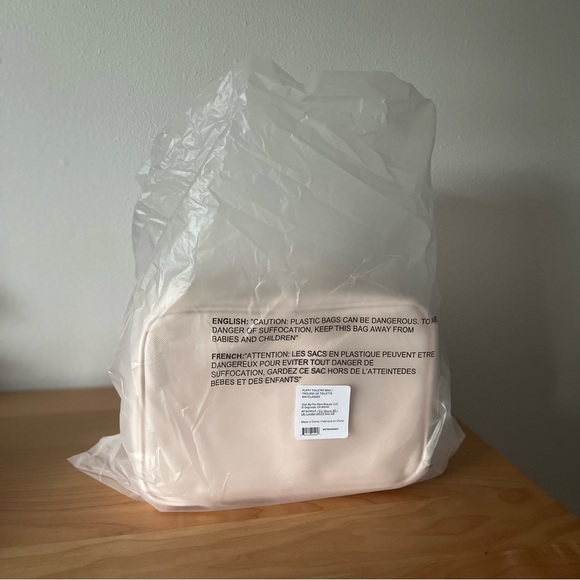 New Rare Beauty Puffy Toiletry Bag - Picture 9 of 17